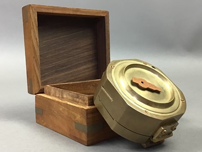 Lot 421 - REPRODUCTION BRASS COMPASS