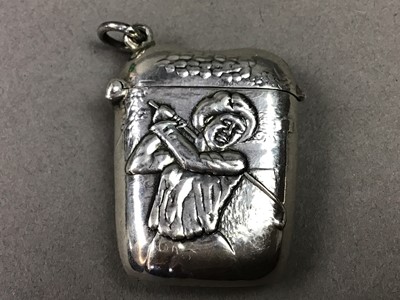 Lot 432 - SILVER VESTA CASE FEATURING A GOLFER