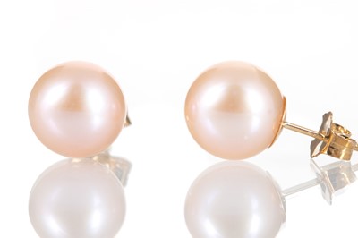 Lot 733 - PAIR OF PINK PEARL STUD EARRINGS