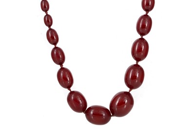 Lot 403 - BAKELITE NECKLACE