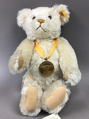 Lot 465 - STEIFF BEAR