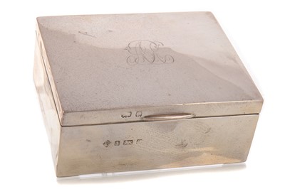 Lot 115 - EDWARDIAN SILVER CIGARETTE BOX