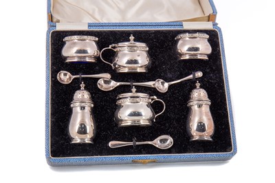 Lot 117 - GEORGE VI SILVER CRUET SET