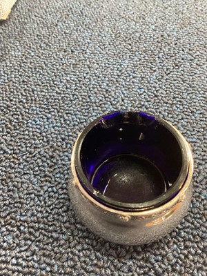 Lot 117 - GEORGE VI SILVER CRUET SET