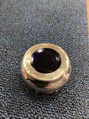 Lot 117 - GEORGE VI SILVER CRUET SET