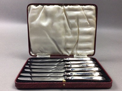 Lot 585 - GEORGE V SILVER KNIFE SET