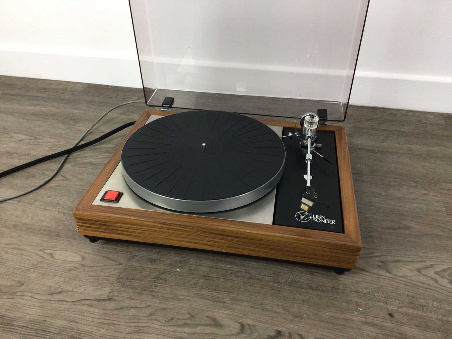 Lot 473 - LINN PRODUCTS OF GLASGOW, SONDEK LP12 TURNTABLE