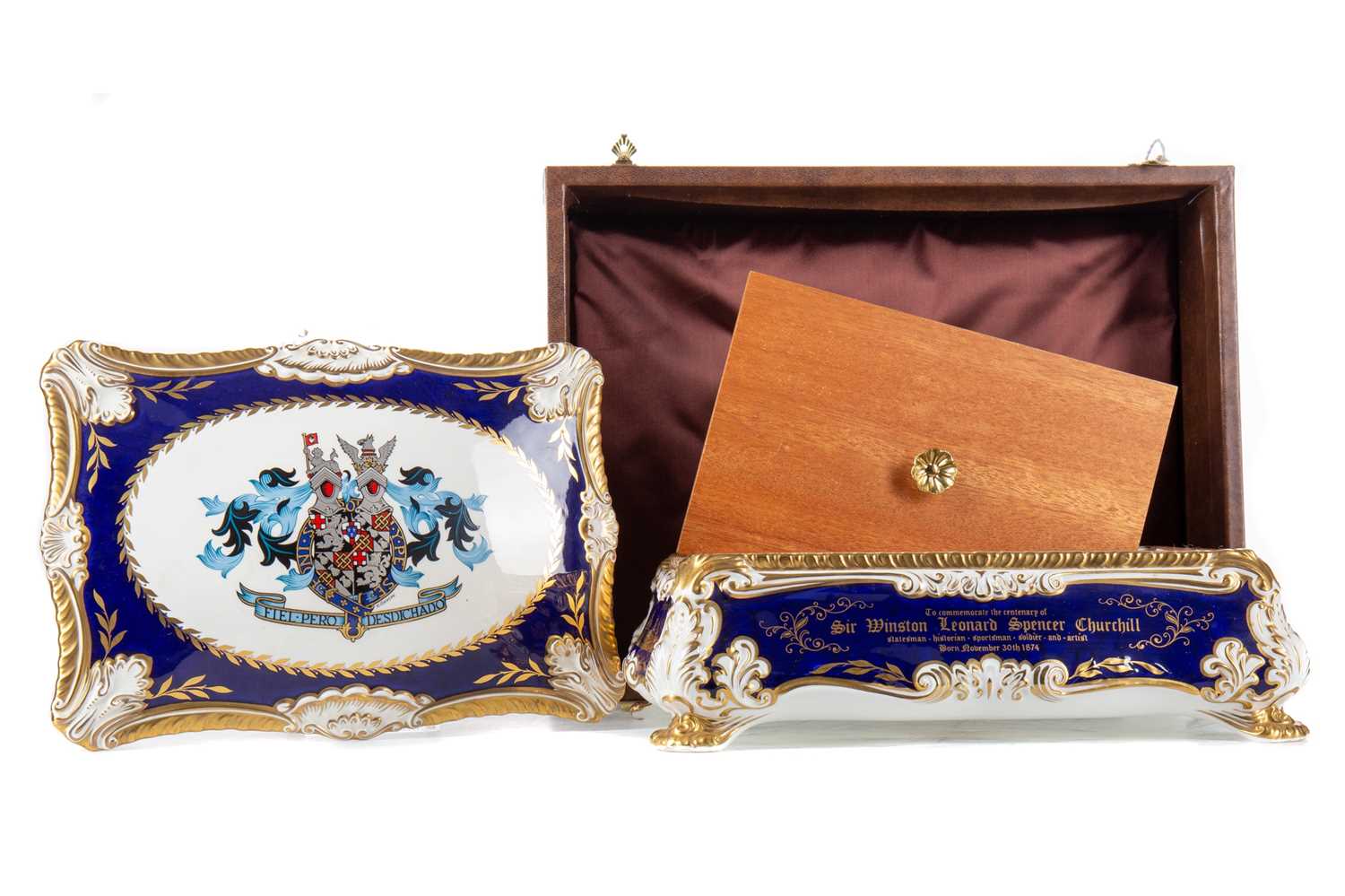 Lot 790 - PARAGON WINSTON CHURCHILL COMMEMORATIVE CIGAR CASKET