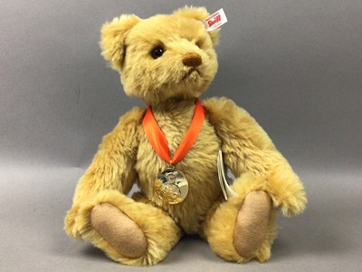 Lot 606 - STEIFF BEAR GOLDEN BLOND