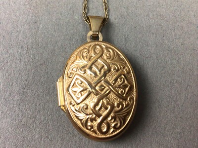 Lot 644 - GOLD RENNIE MACKINTOSH PENDANT