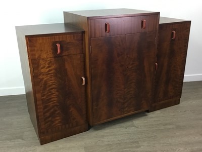 Lot 630 - MAHOGANY DINING ROOM SUITE