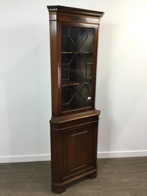 Lot 628 - REPRODUCTION MAHOGANY CORNER DISPLAY CABINET