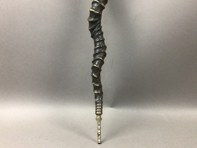 Lot 113A - HORN STAFF