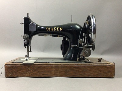 Lot 488 - SINGER SEWING MACHINE