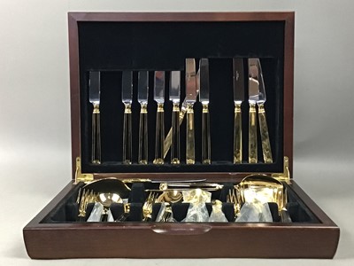 Lot 19 - CANTEEN OF CUTLERY