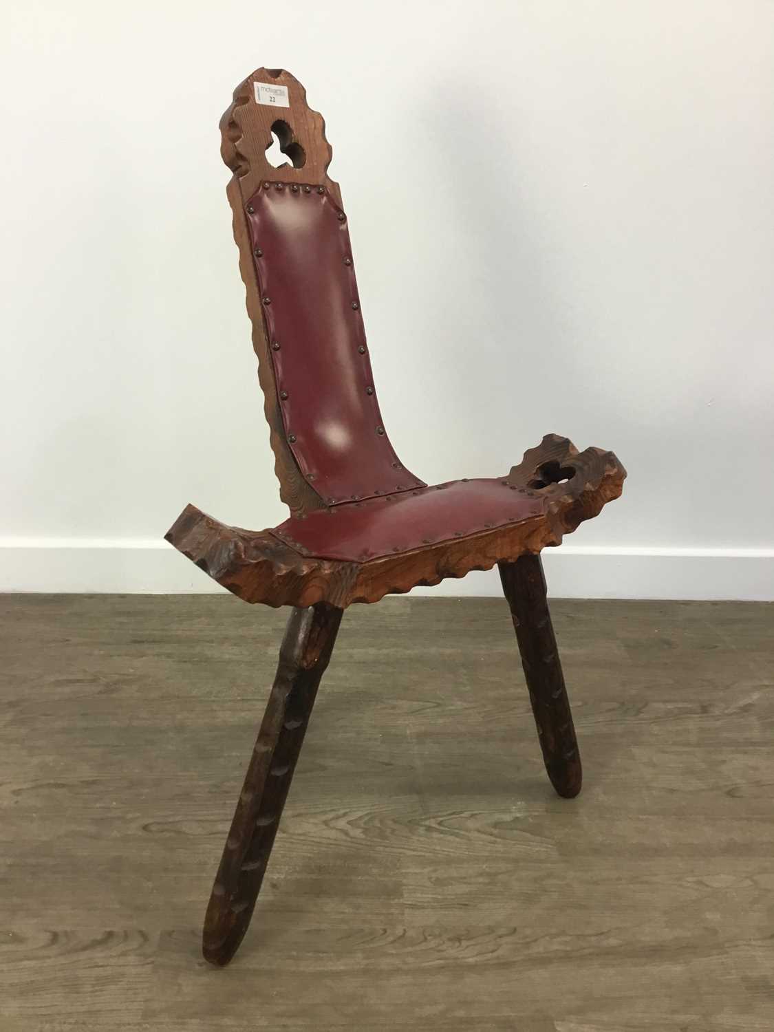Lot 22 - PINE TRIPOD BIRTHING CHAIR