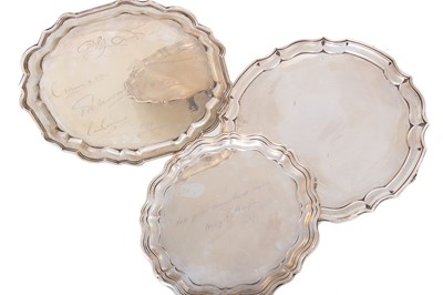 Lot 149 - GEORGE V SILVER SALVER