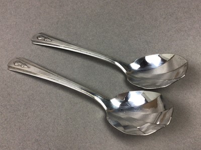 Lot 160 - SET OF SIX VICTORIAN SILVER TEASPOONS