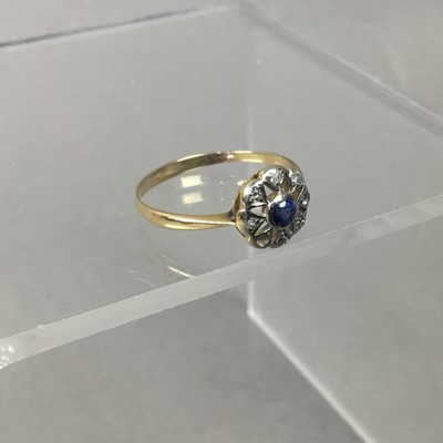 Lot 163 - SAPPHIRE AND DIAMOND RING