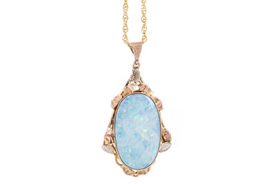 Lot 594 - OPAL DOUBLET PENDANT