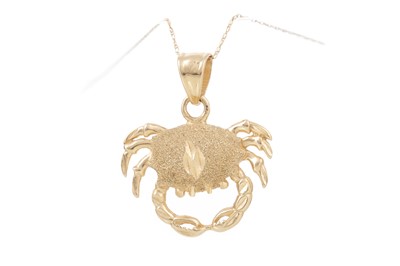 Lot 447 - CRAB PENDANT