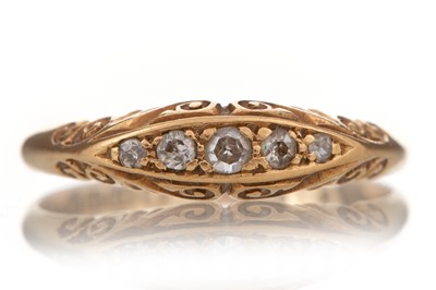 Lot 455 - DIAMOND FIVE STONE RING