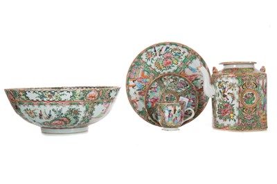 Lot 1176 - GROUP OF CHINESE CANTONESE PORCELAIN ITEMS