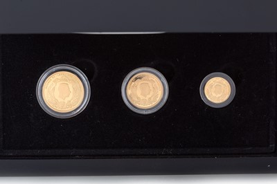 Lot 24 - GEORGE VI TRIBUTE GOLD THREE COIN SOVEREIGN SET