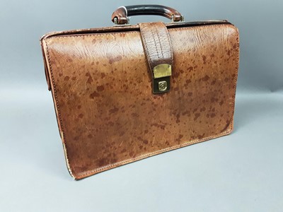 Lot 304 - COLLECTION OF SATCHELS