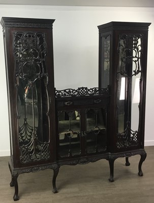 Lot 834 - EDWARDIAN MAHOGANY DISPLAY CABINET