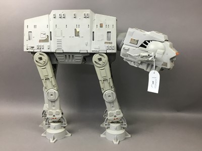 Lot 401 - STAR WARS AT-AT MODEL