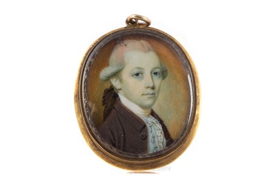 Lot 837 - REGENCY PORTRAIT MINIATURE OF A GENTLEMAN