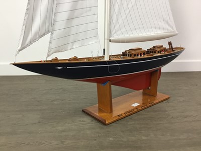 Lot 384 - MODEL SAILING CRUISER