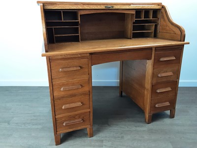 Lot 525 - OAK TAMBOUR FRONT DESK