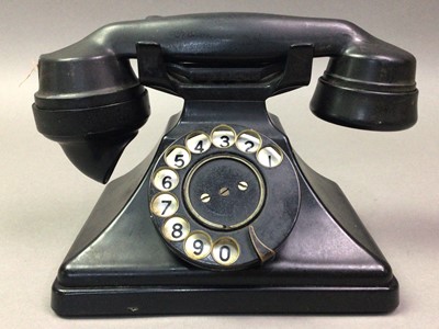 Lot 526 - VINTAGE BLACK BAKELITE TELEPHONE