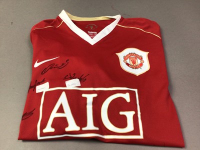 Lot 59 - MANCHESTER UNITED F.C. SHIRT