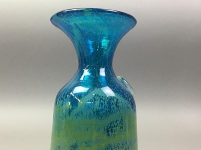 Lot 592 - MDINA GLASS VASE