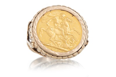 Lot 41 - GEORGE V GOLD SOVEREIGN RING