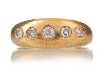 Lot 496 - DIAMOND FIVE STONE RING