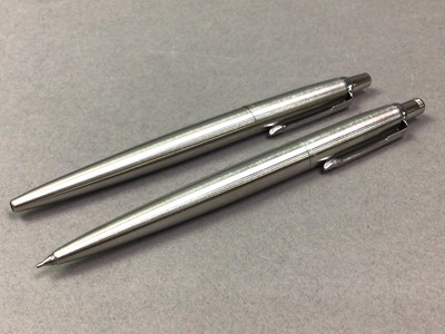 Lot 516 - GROUP OF PARKER AND OTHER PENS