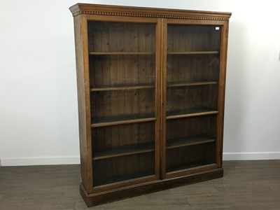 Lot 113 - VICTORIAN OAK LIBRARY BOOKCASE