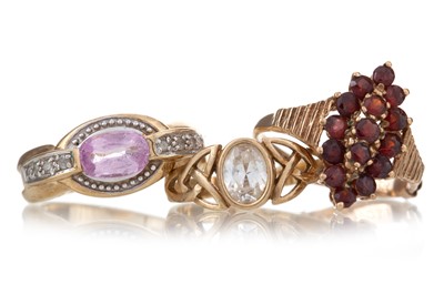 Lot 462 - THREE GEM SET RINGS