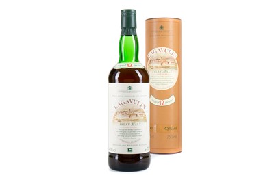 Lot 317 - LAGAVULIN 12 YEAR OLD WHITE HORSE 1980S 75CL
