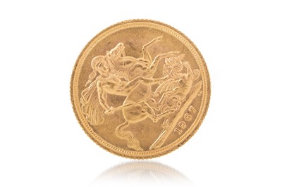 Lot 56 - ELIZABETH II GOLD SOVEREIGN