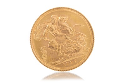 Lot 57 - ELIZABETH II GOLD OSVEREIGN