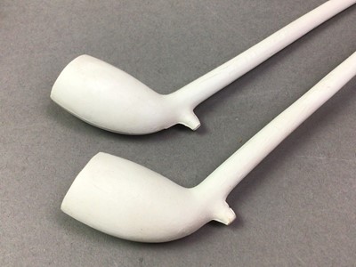 Lot 187 - WILLIAM WHITE & SON OF GLASGOW LONG 'SCOTCH' CLAY PIPES