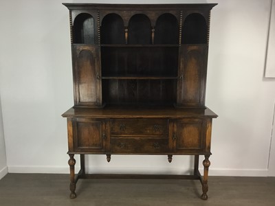 Lot 189 - REPRODUCTION OAK DRESSER