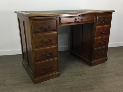 Lot 858 - LATE VICTORIAN MAHOGANY PEDESTAL DESK