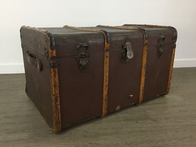 Lot 278 - VINTAGE TRAVEL TRUNK