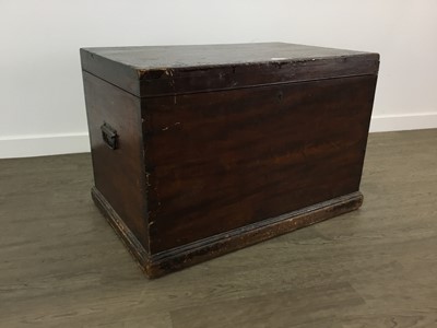 Lot 282 - VICTORIAN BLANKET BOX